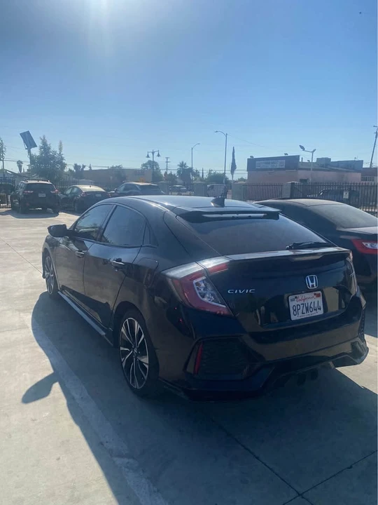 2018 Honda Civic 10th Gen - Image 8 of 9