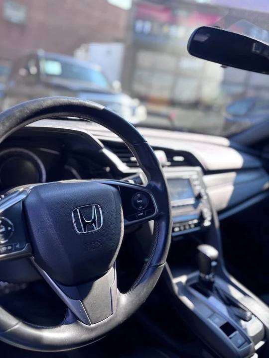 2018 Honda Civic 10th Gen - Image 2 of 7