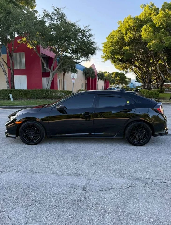 2018 Honda Civic 10th Gen - Image 6 of 12