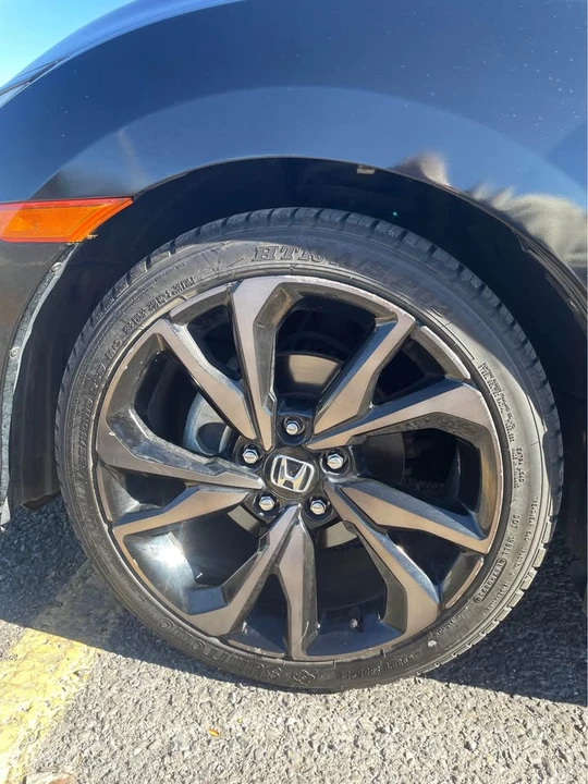 2018 Honda Civic 10th Gen - Image 8 of 12