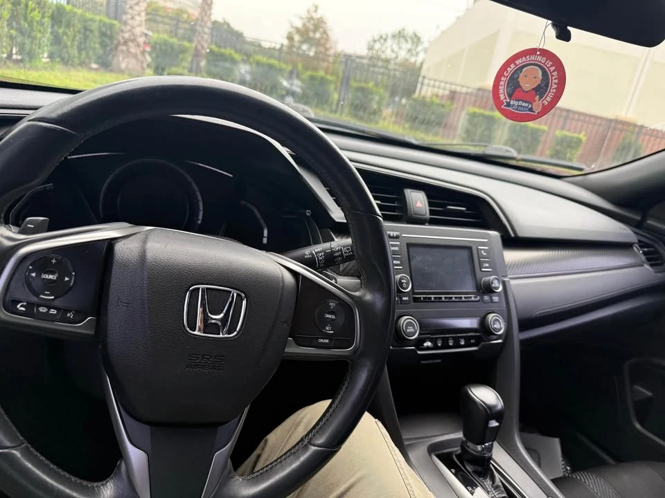 2018 Honda Civic 10th Gen - Image 5 of 12