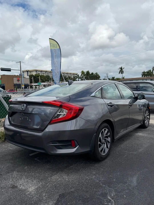 2018 Honda Civic 10th Gen - Image 4 of 11