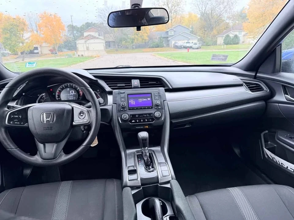 2018 Honda Civic 10th Gen - Image 9 of 15
