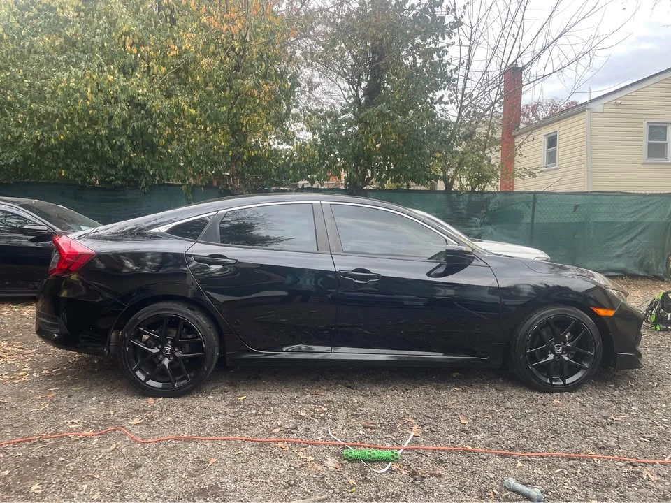 2018 Honda Civic 10th Gen - Image 7 of 17