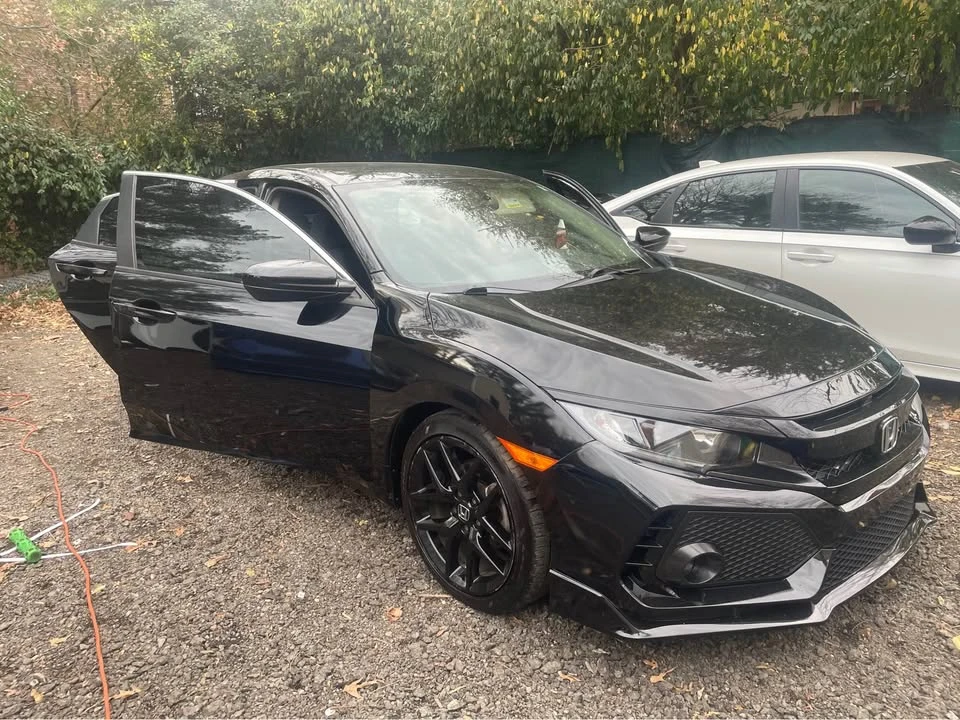 2018 Honda Civic 10th Gen - Image 12 of 17