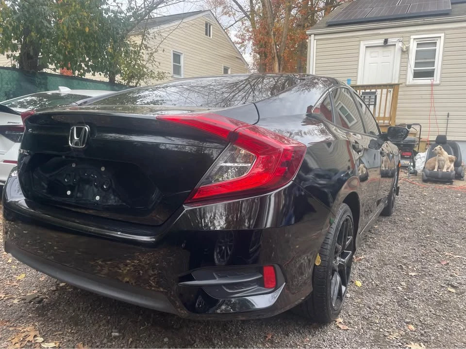 2018 Honda Civic 10th Gen - Image 6 of 17