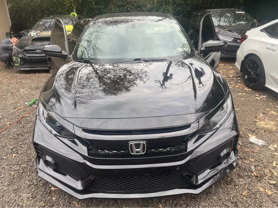 2018 Honda Civic 10th Gen - Image 10 of 17