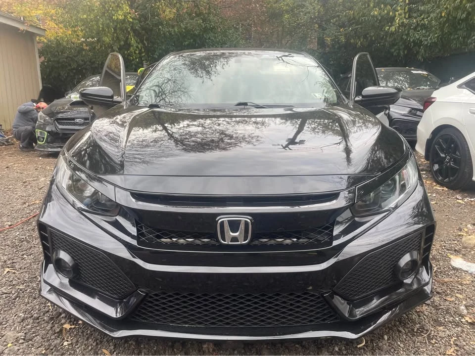 2018 Honda Civic 10th Gen - Image 11 of 17