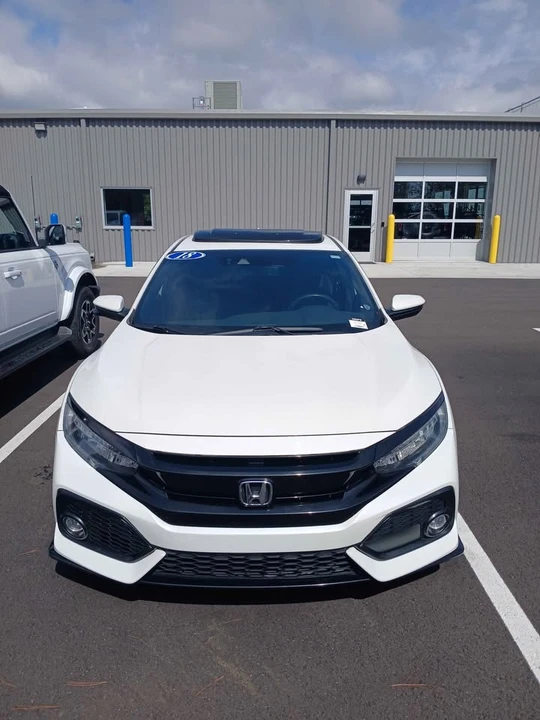 2018 Honda Civic 10th Gen - Image 2 of 7
