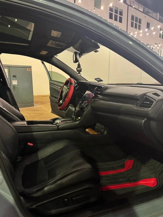 2018 Honda Civic 10th Gen - Image 10 of 12
