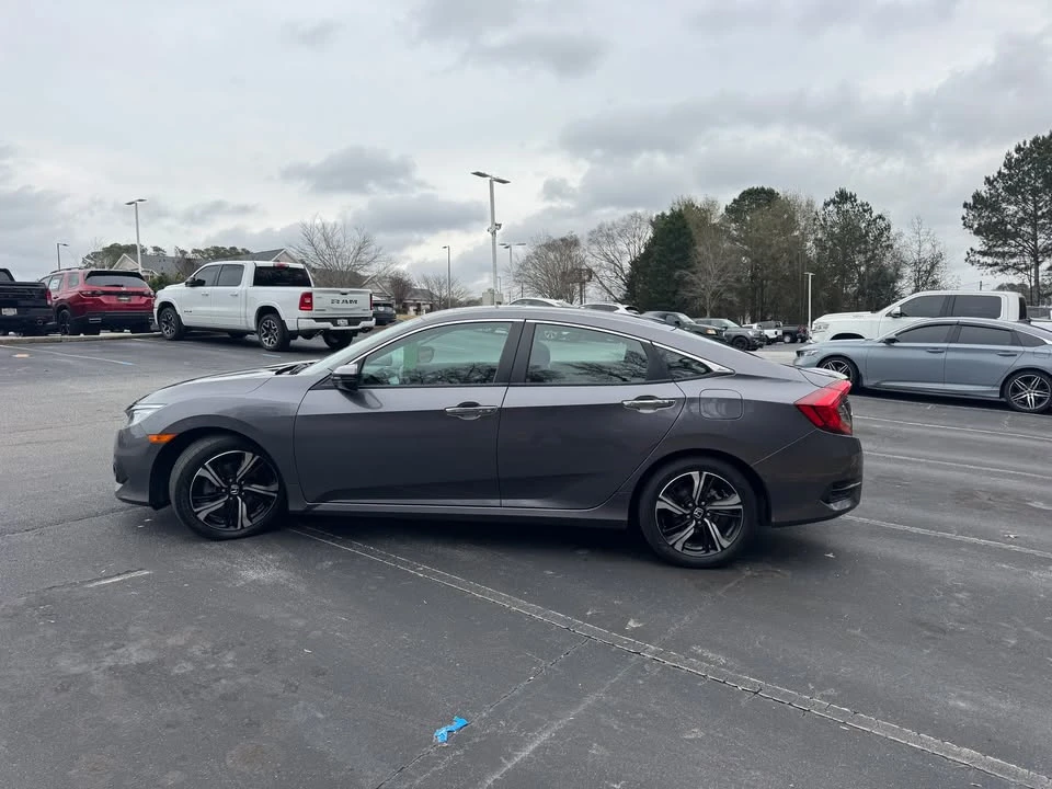 2018 Honda Civic 10th Gen - Image 11 of 17