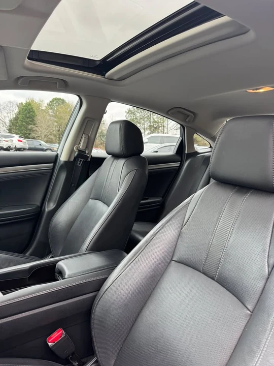 2018 Honda Civic 10th Gen - Image 6 of 17