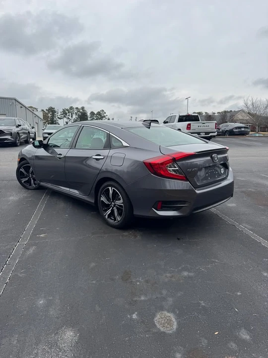 2018 Honda Civic 10th Gen - Image 13 of 17