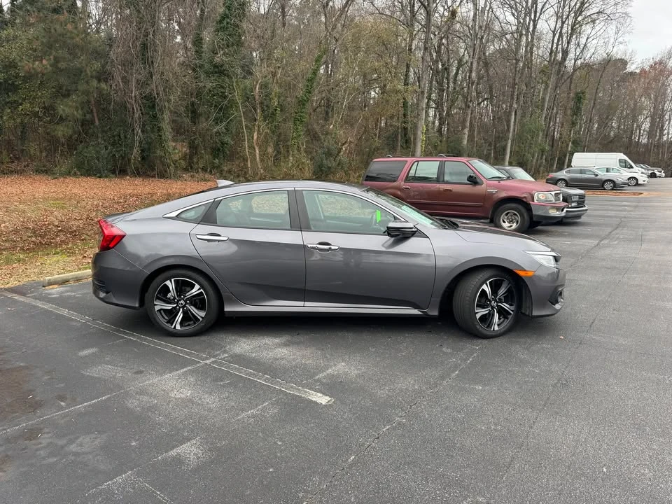 2018 Honda Civic 10th Gen - Image 15 of 17