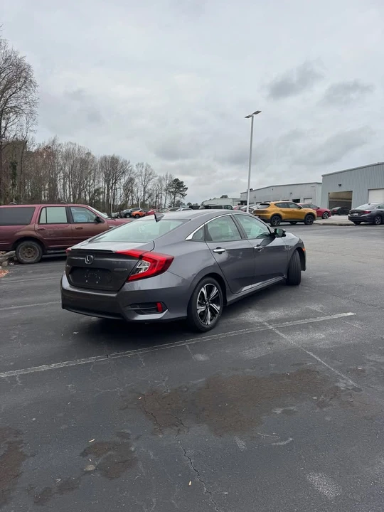 2018 Honda Civic 10th Gen - Image 16 of 17