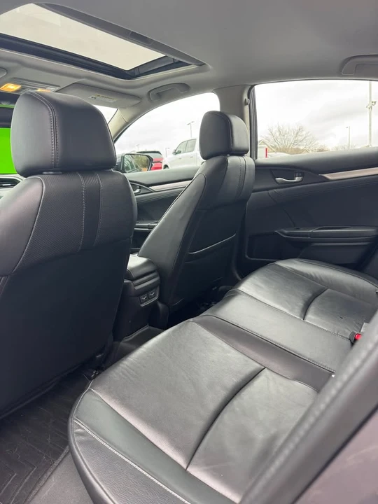 2018 Honda Civic 10th Gen - Image 5 of 17