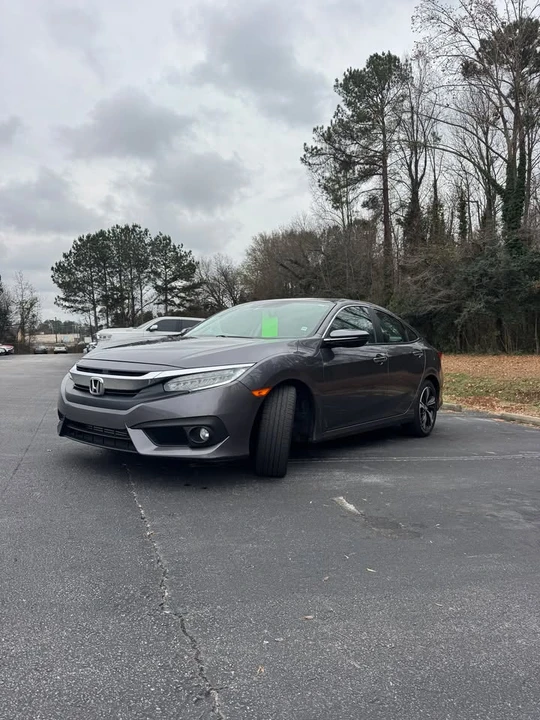 2018 Honda Civic 10th Gen - Image 10 of 17