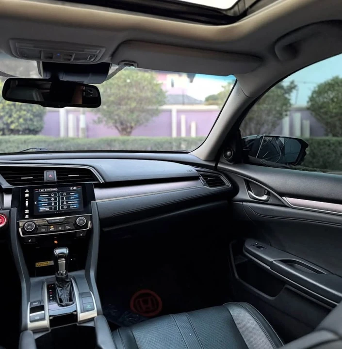 2018 Honda Civic 10th Gen - Image 4 of 5