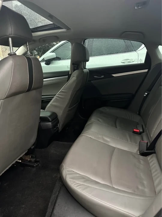 2018 Honda Civic 10th Gen - Image 8 of 15