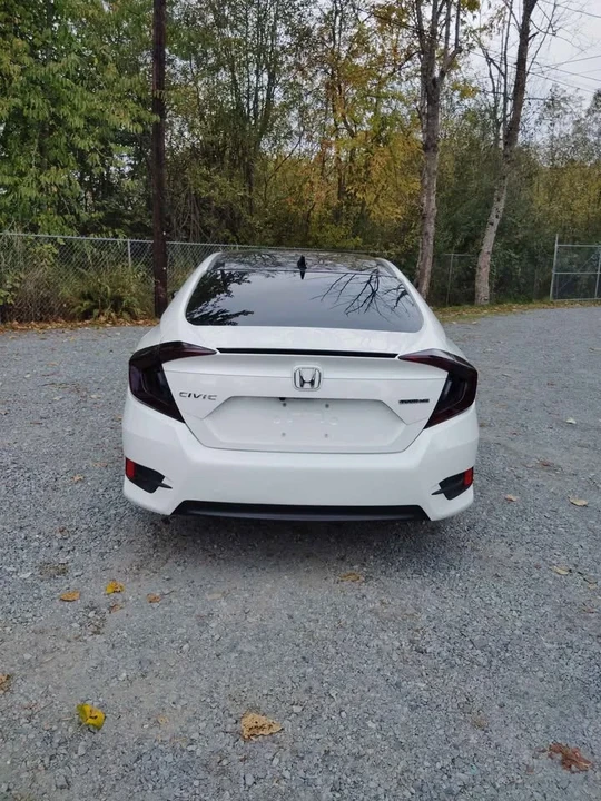 2018 Honda Civic 10th Gen - Image 5 of 10
