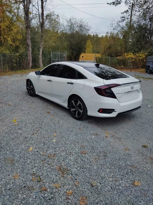 2018 Honda Civic 10th Gen - Image 4 of 10