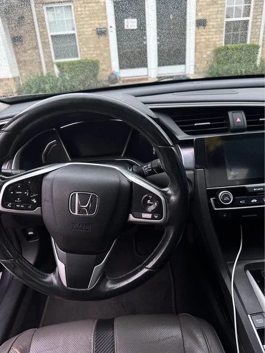 2018 Honda Civic 10th Gen - Image 6 of 15