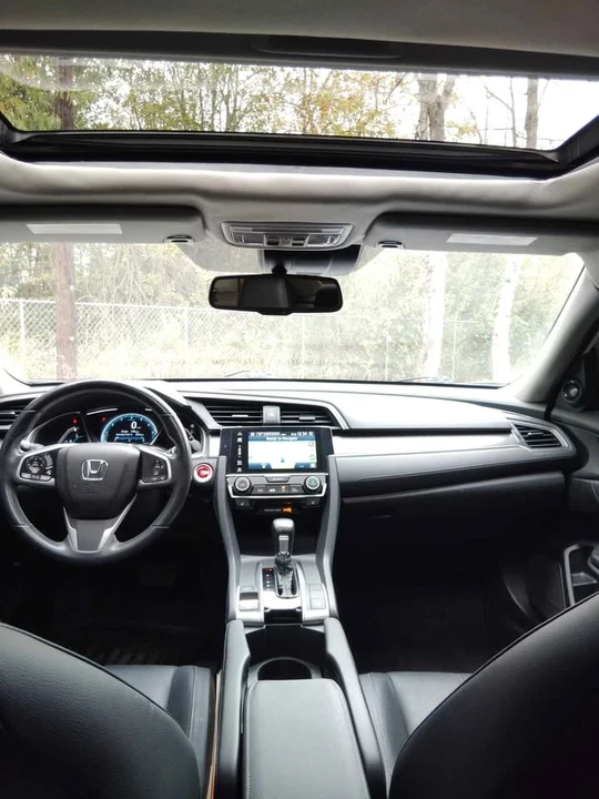 2018 Honda Civic 10th Gen - Image 8 of 10