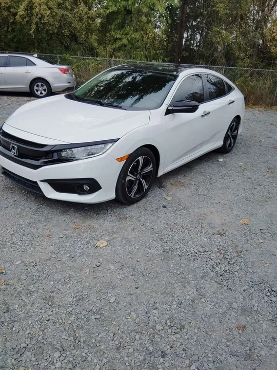 2018 Honda Civic 10th Gen - Image 3 of 10