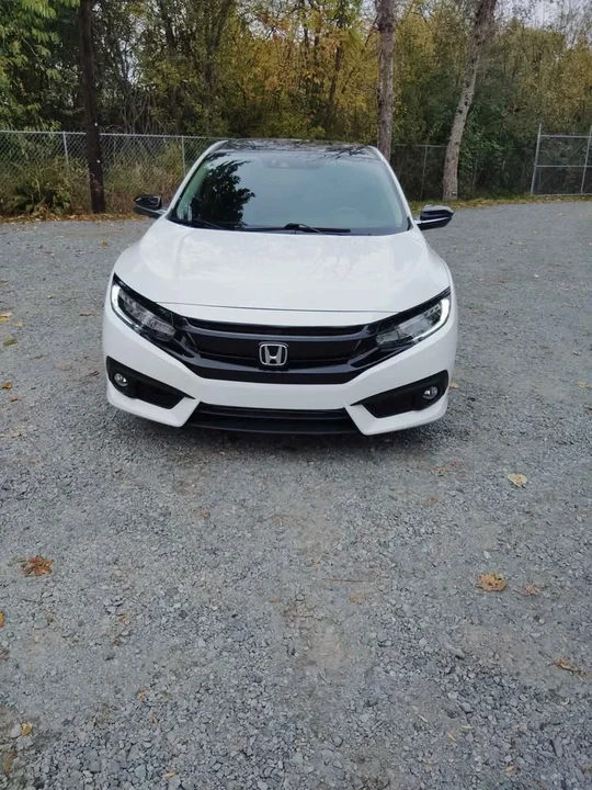 2018 Honda Civic 10th Gen - Image 2 of 10