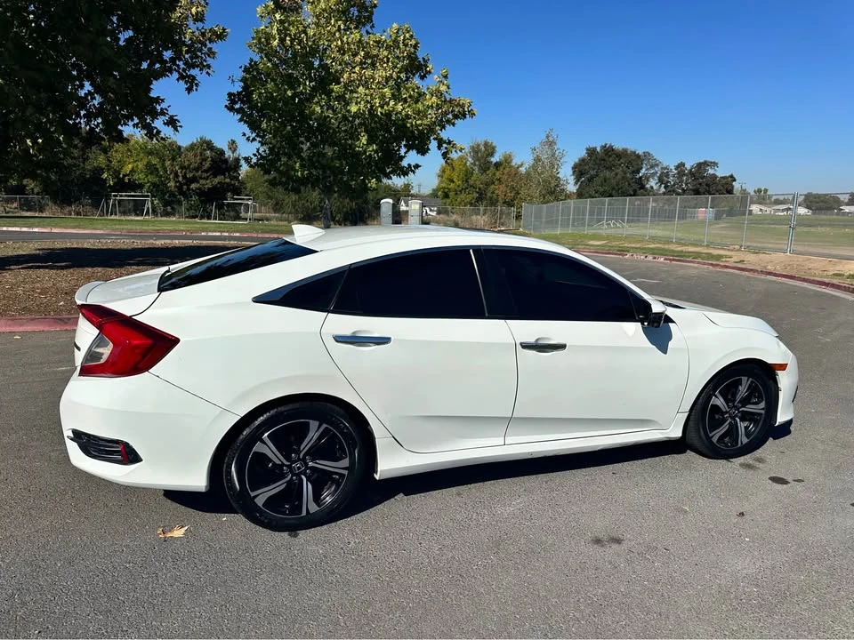 2018 Honda Civic 10th Gen - Image 2 of 2