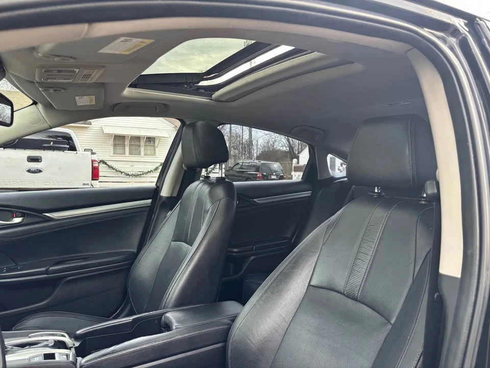 2018 Honda Civic 10th Gen - Image 8 of 17