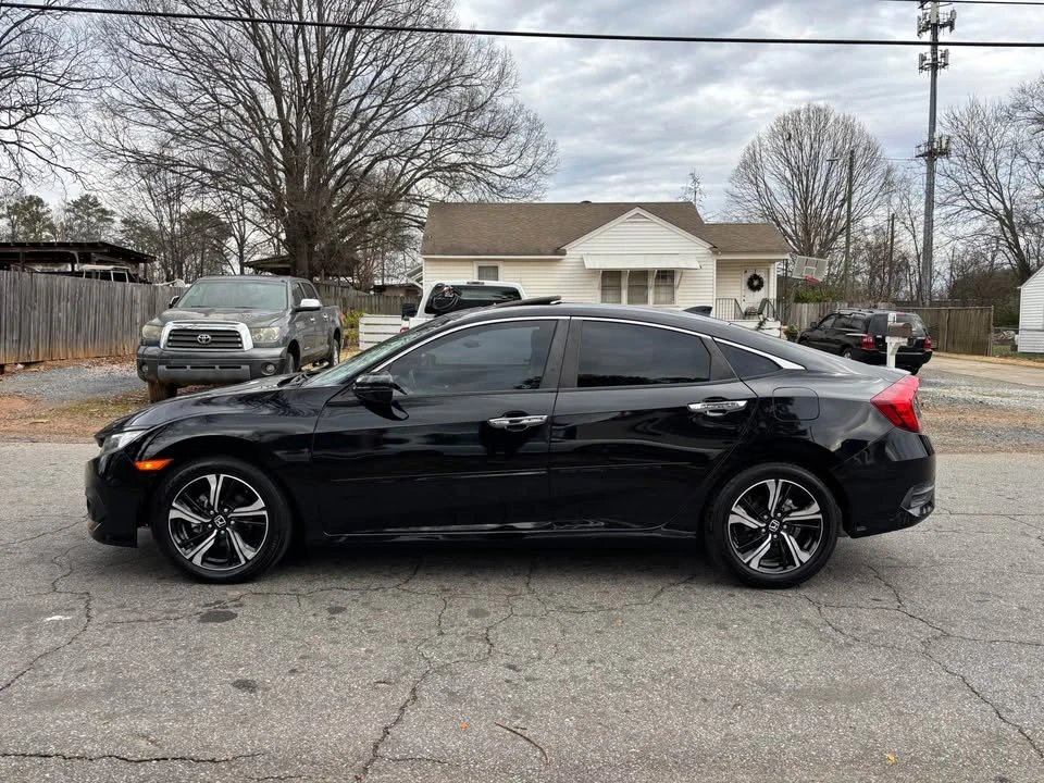 2018 Honda Civic 10th Gen - Image 6 of 17