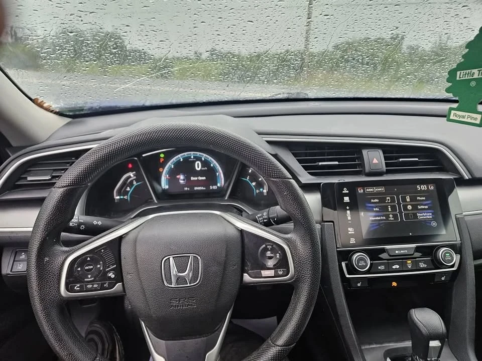 2018 Honda Civic 10th Gen - Image 6 of 9