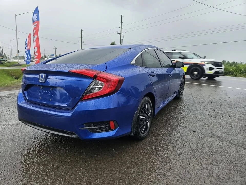 2018 Honda Civic 10th Gen - Image 4 of 9
