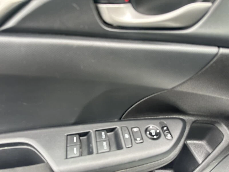 2018 Honda Civic 10th Gen - Image 11 of 19