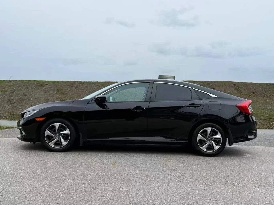 2018 Honda Civic 10th Gen - Image 8 of 14