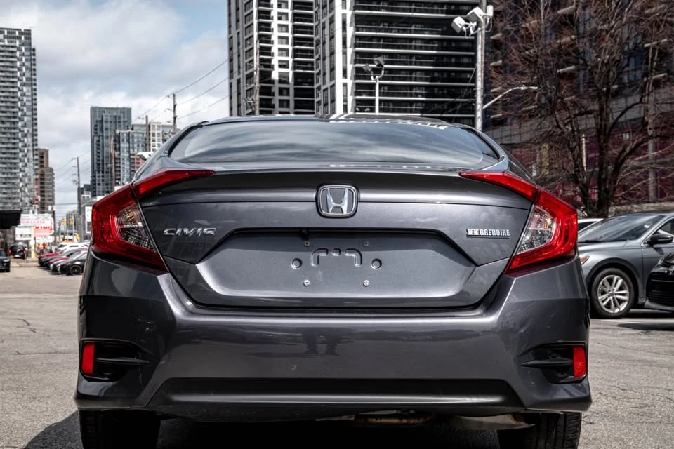 2018 Honda Civic 10th Gen - Image 6 of 17