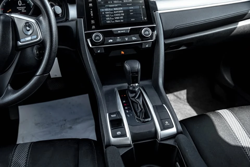 2018 Honda Civic 10th Gen - Image 14 of 17