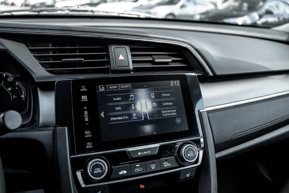 2018 Honda Civic 10th Gen - Image 15 of 17
