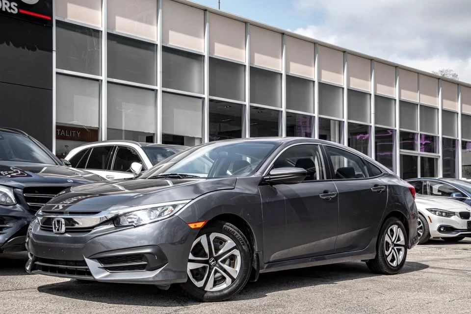 2018 Honda Civic 10th Gen - Image 2 of 17