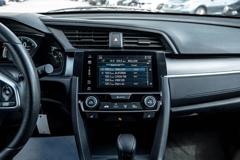 2018 Honda Civic 10th Gen - Image 13 of 17
