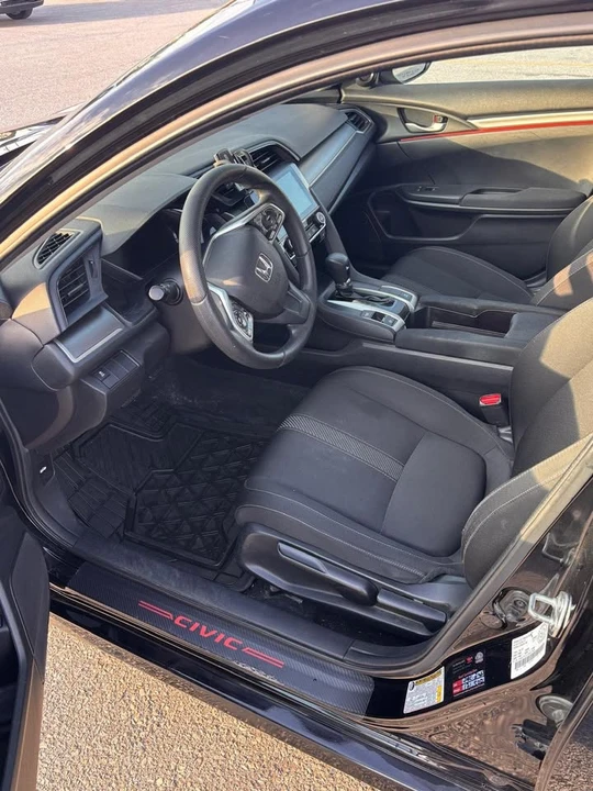 2018 Honda Civic 10th Gen - Image 5 of 7