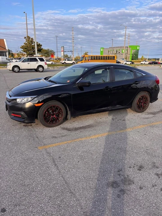 2018 Honda Civic 10th Gen - Image 2 of 7