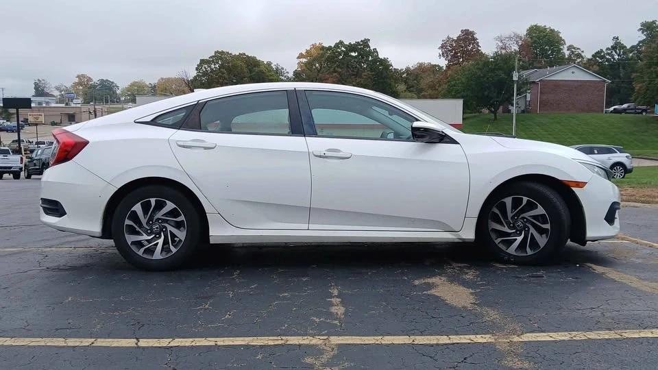 2018 Honda Civic 10th Gen - Image 3 of 5