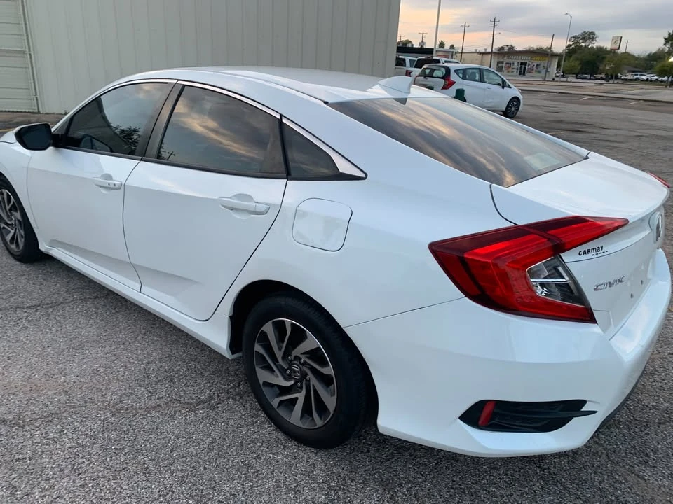2018 Honda Civic 10th Gen - Image 6 of 18