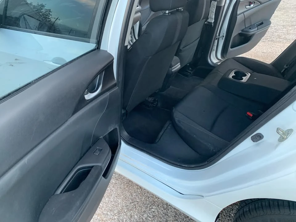2018 Honda Civic 10th Gen - Image 11 of 18