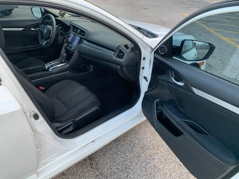 2018 Honda Civic 10th Gen - Image 8 of 18