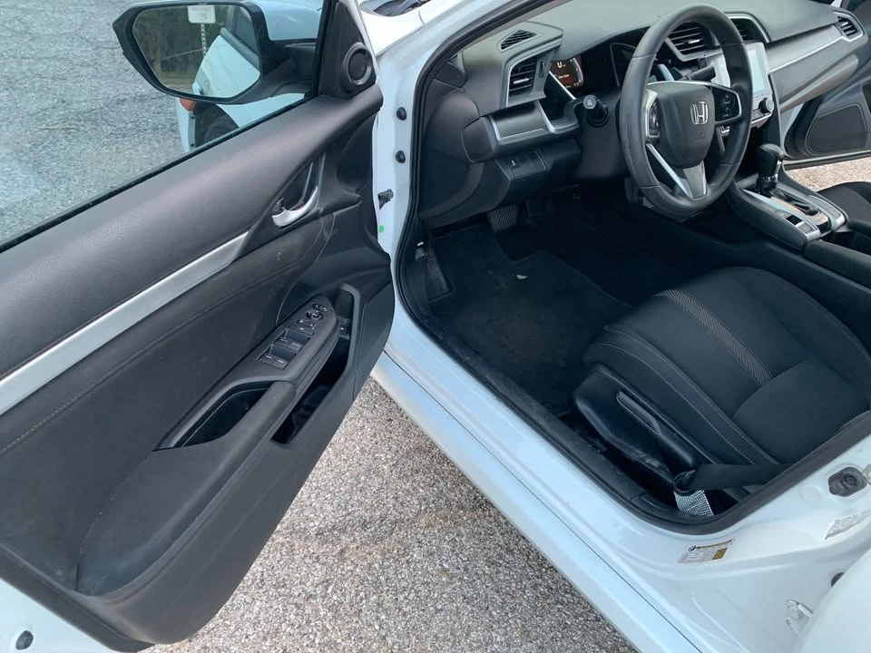 2018 Honda Civic 10th Gen - Image 12 of 18