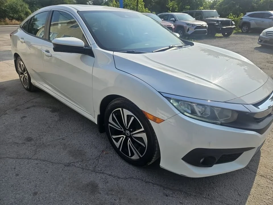 2018 Honda Civic 10th Gen - Image 7 of 20
