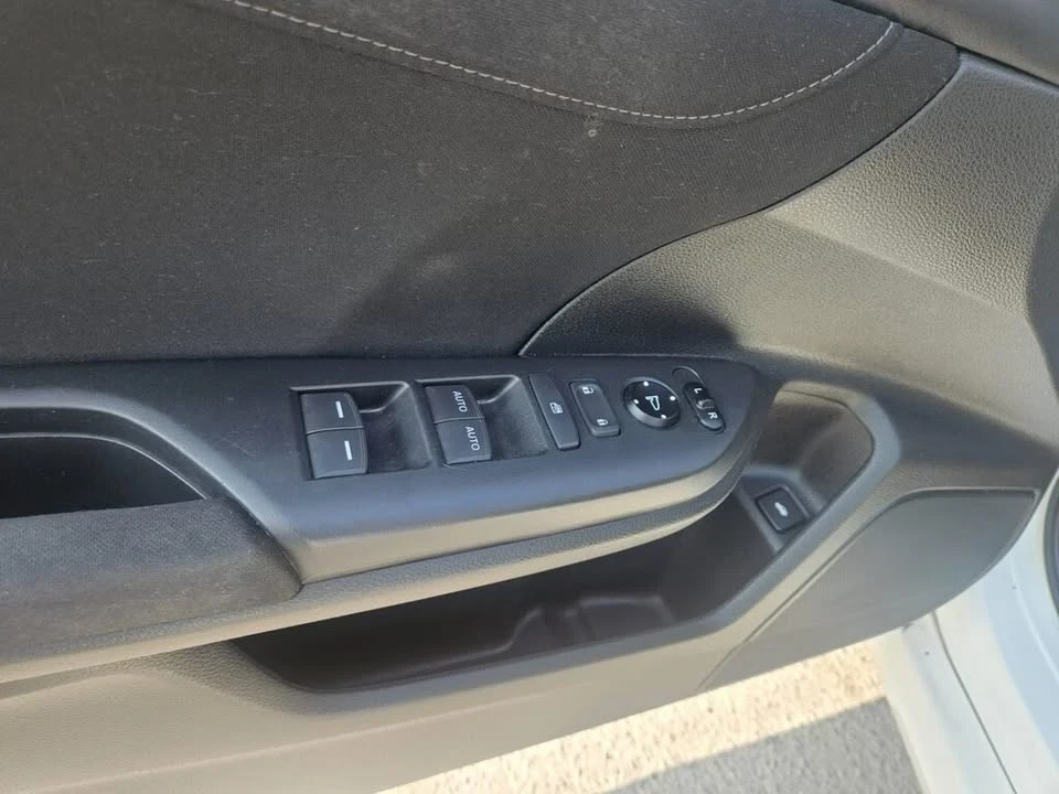 2018 Honda Civic 10th Gen - Image 13 of 20